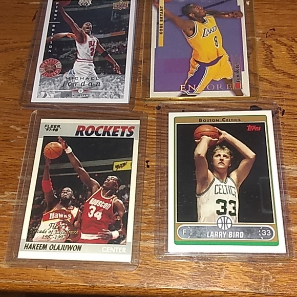 Basketball cards - Picture 1 of 1